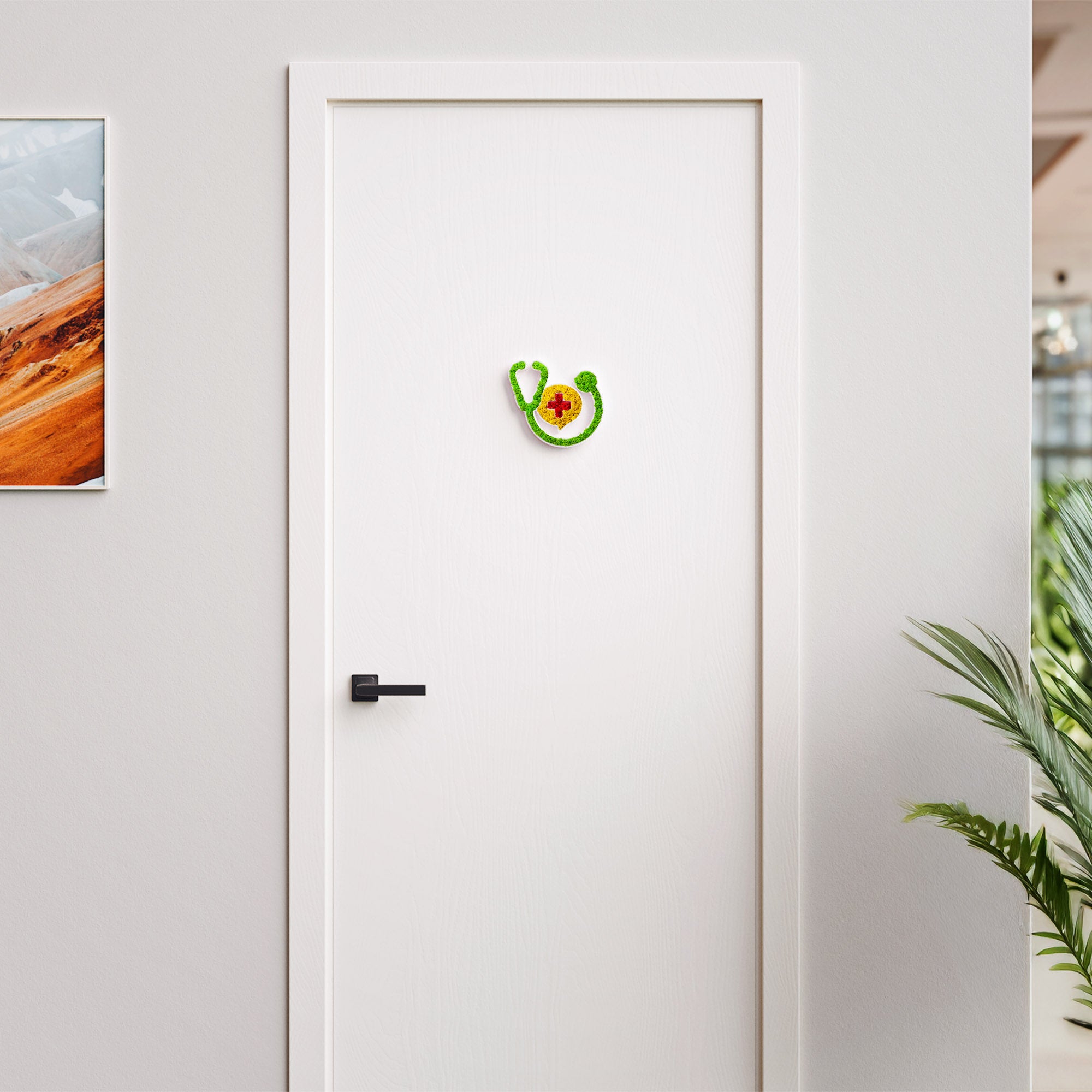 MOOSWERK Moos-Türschild Piktogramm Behandlung Weiß – Natürlicher Wegweiser für den Behandlungsraum