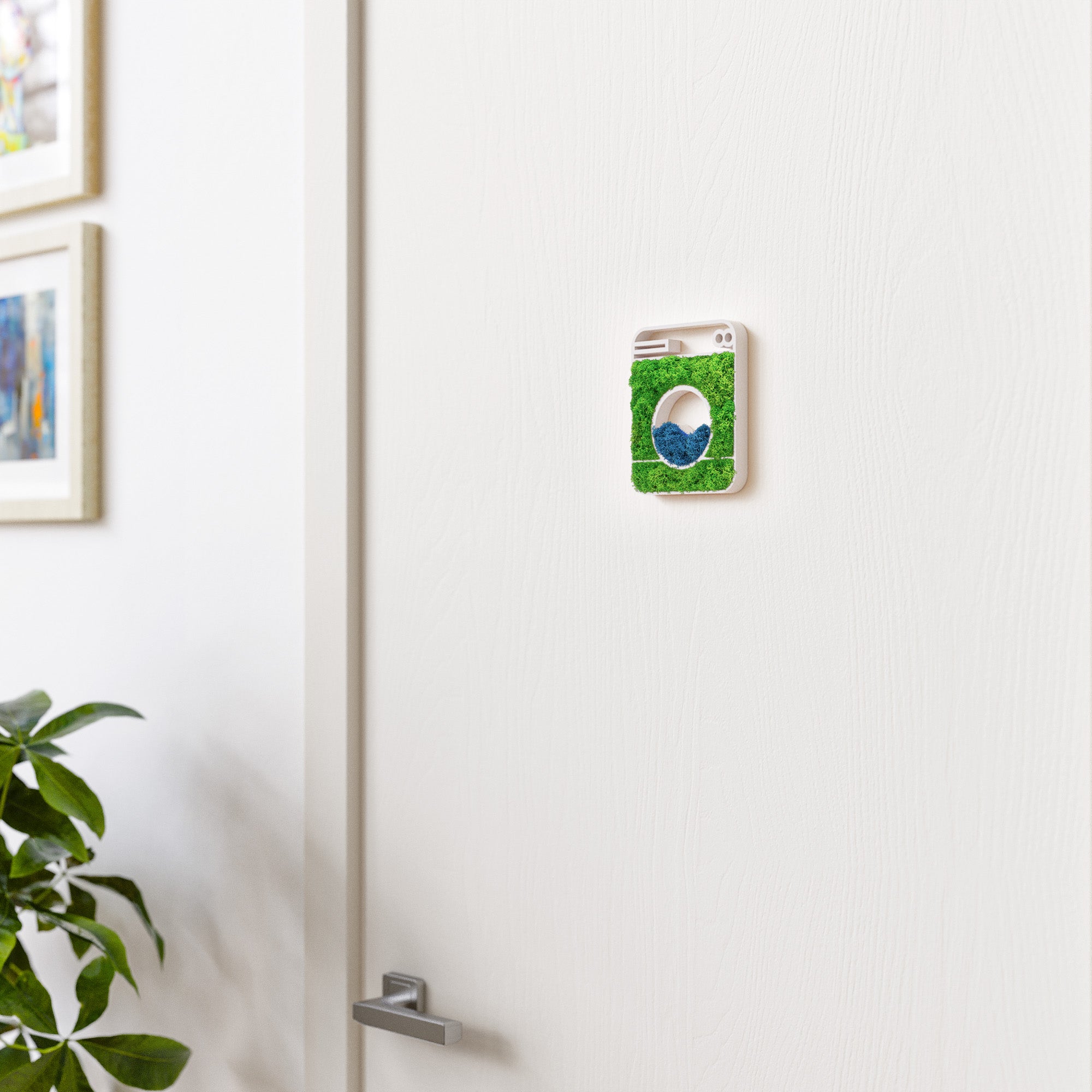 MOOSWERK Moos-Türschild Piktogramm Waschmaschine – Modernes Moosbild für Waschraum & Waschküche im weißen Rahmen